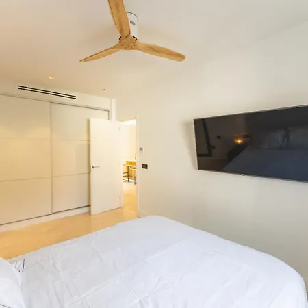 Apartament Designer Loft With Pool, With Gigantic Terrace And Private Parking & In The Centre Costa Adeje (Tenerife)