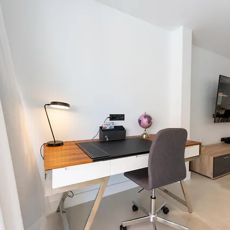 Designer Loft With Pool, With Gigantic Terrace And Private Parking & In The Centre Apartament *