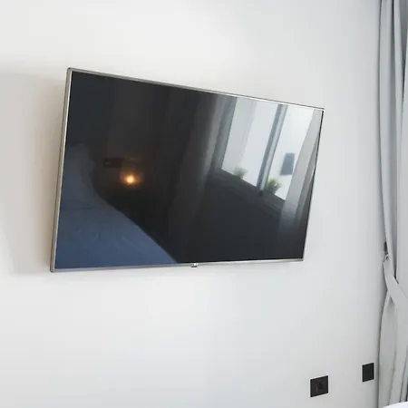 Designer Loft With Pool, With Gigantic Terrace And Private Parking & In The Centre Apartament