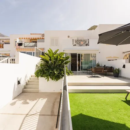 Apartament Designer Loft With Pool, With Gigantic Terrace And Private Parking & In The Centre Costa Adeje (Tenerife)