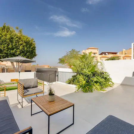 Designer Loft With Pool, With Gigantic Terrace And Private Parking & In The Centre *