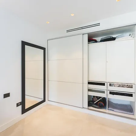 Apartman Designer Loft With Pool, With Gigantic Terrace And Private Parking & In The Centre