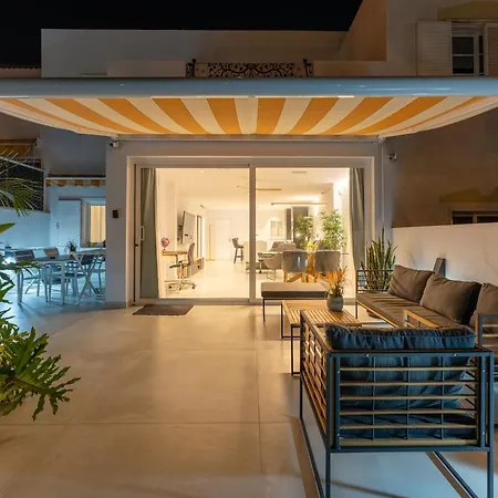 Designer Loft With Pool, With Gigantic Terrace And Private Parking & In The Centre Διαμέρισμα *