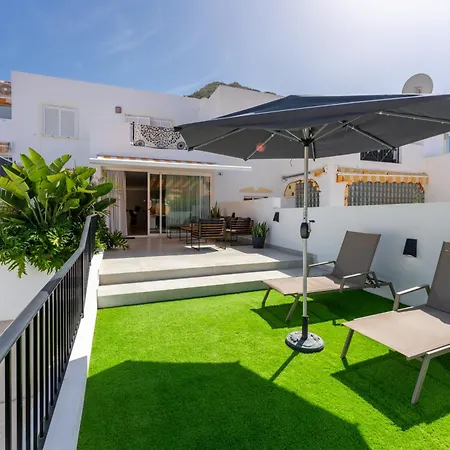 Apartman Designer Loft With Pool, With Gigantic Terrace And Private Parking & In The Centre Costa Adeje (Tenerife)