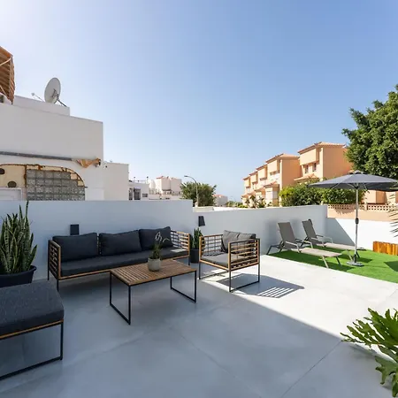 Designer Loft With Pool, With Gigantic Terrace And Private Parking & In The Centre Διαμέρισμα Costa Adeje (Tenerife)
