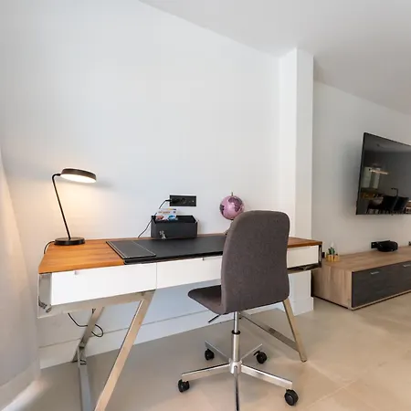 Designer Loft With Pool, With Gigantic Terrace And Private Parking & In The Centre *