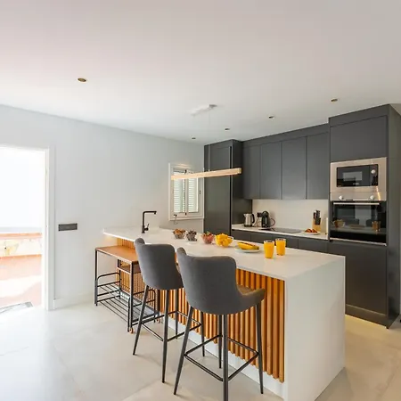 Apartman Designer Loft With Pool, With Gigantic Terrace And Private Parking & In The Centre *