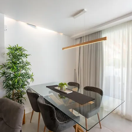 Designer Loft With Pool, With Gigantic Terrace And Private Parking & In The Centre