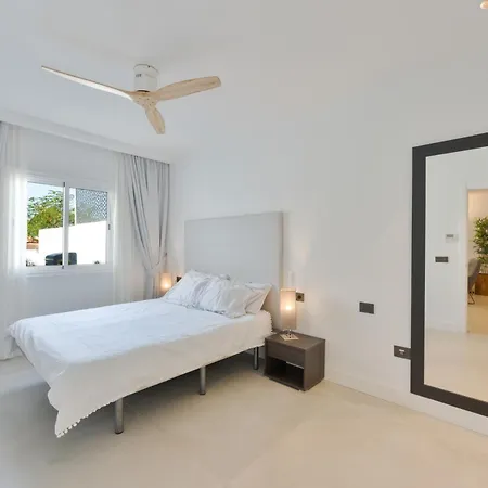 Apartman Designer Loft With Pool, With Gigantic Terrace And Private Parking & In The Centre *